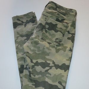 bebe camo denim jeans sz 28x28.5 distressed womens